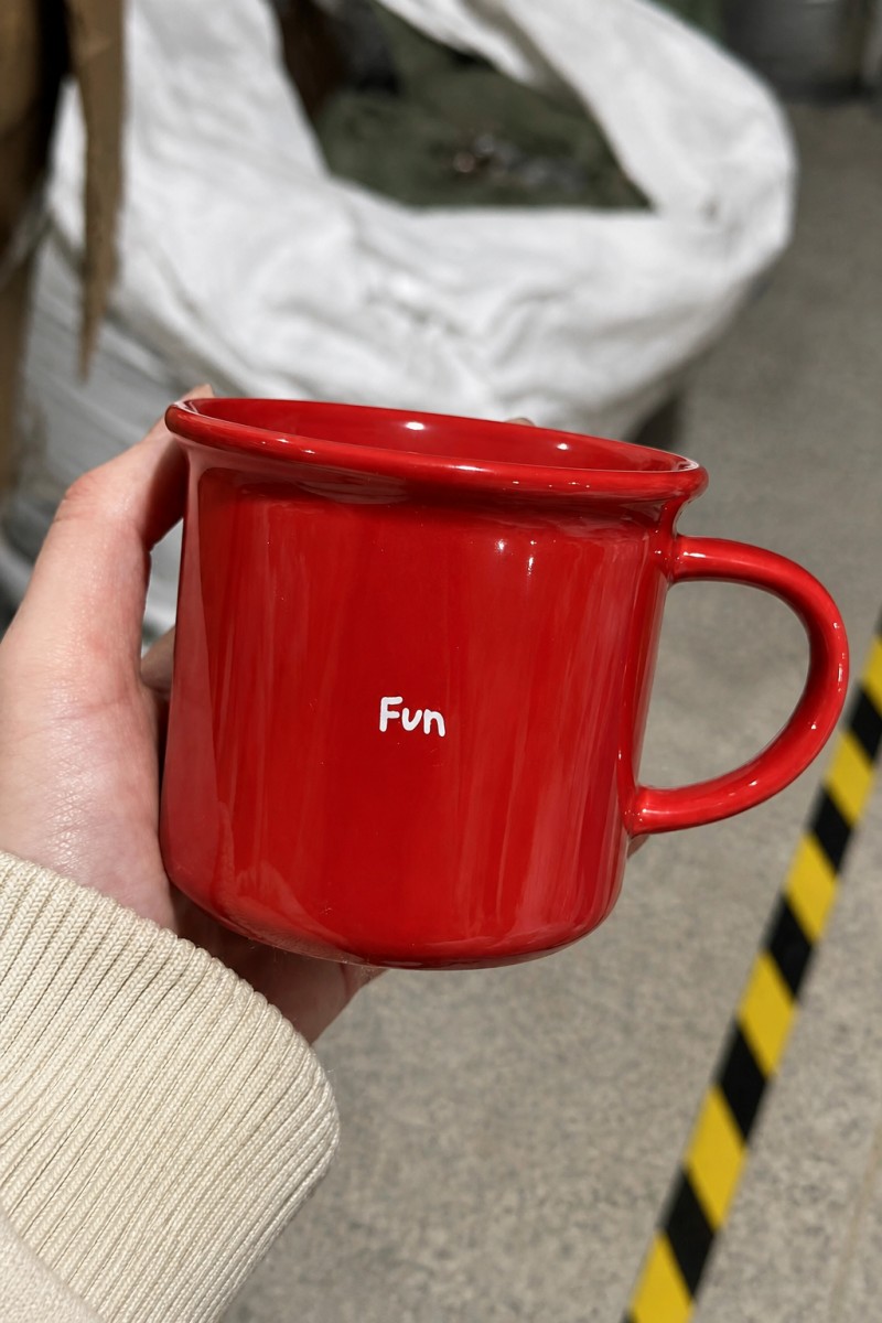 ຈອກກາເຟເຊລາມິກແບບ Enamel-Style ສີແດງມ່ວນ